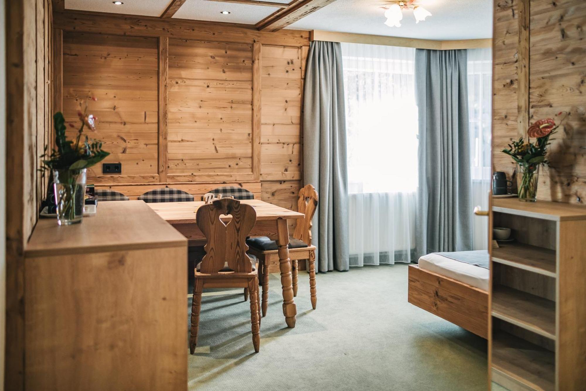 Arlen Lodge Hotel Inkl Premium Karte Im Sommer سانكت أنتون ام ارلبرغ المظهر الخارجي الصورة
